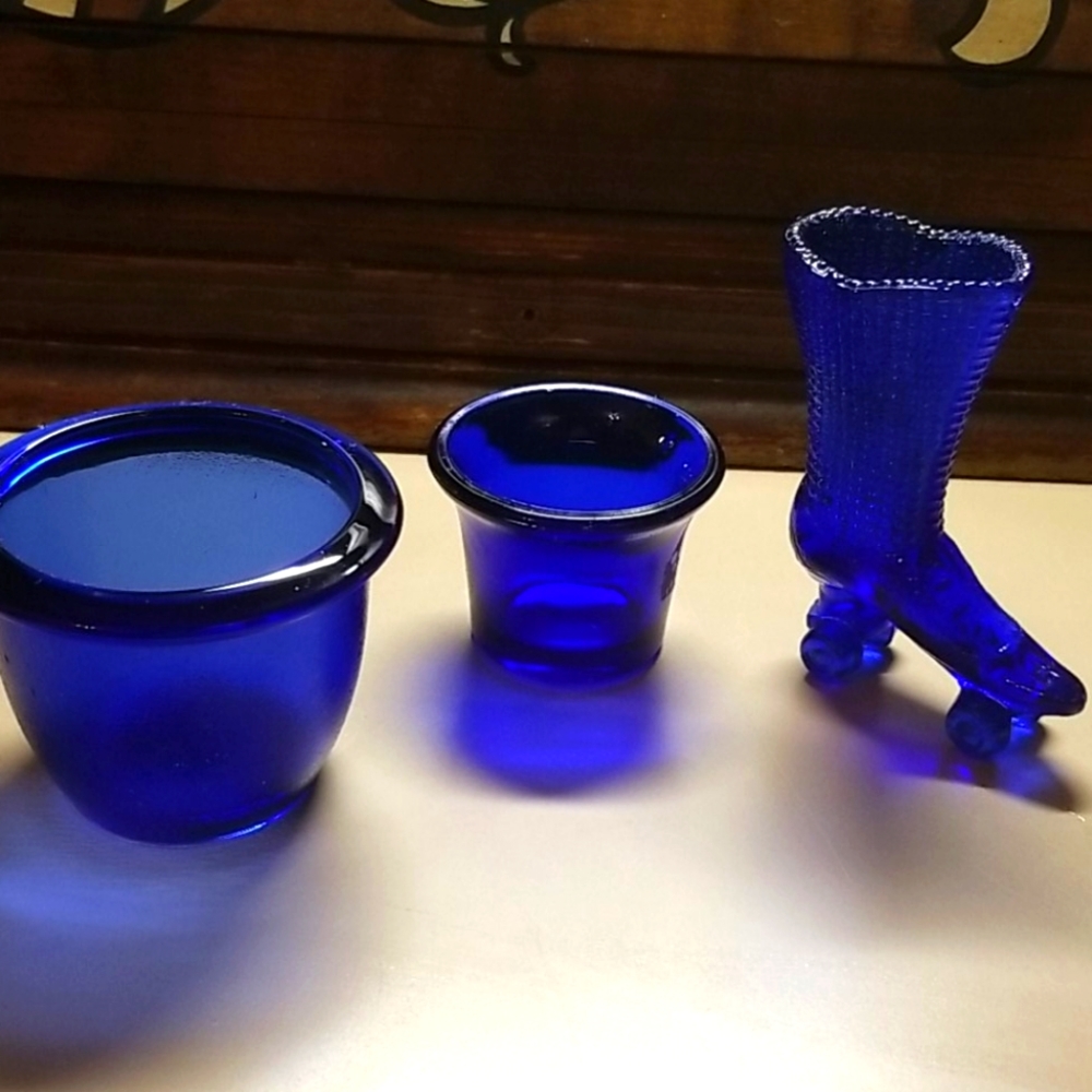 Vintage blue glass-Lot of 3